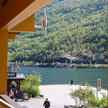 Flamsbrygga Apartamento *